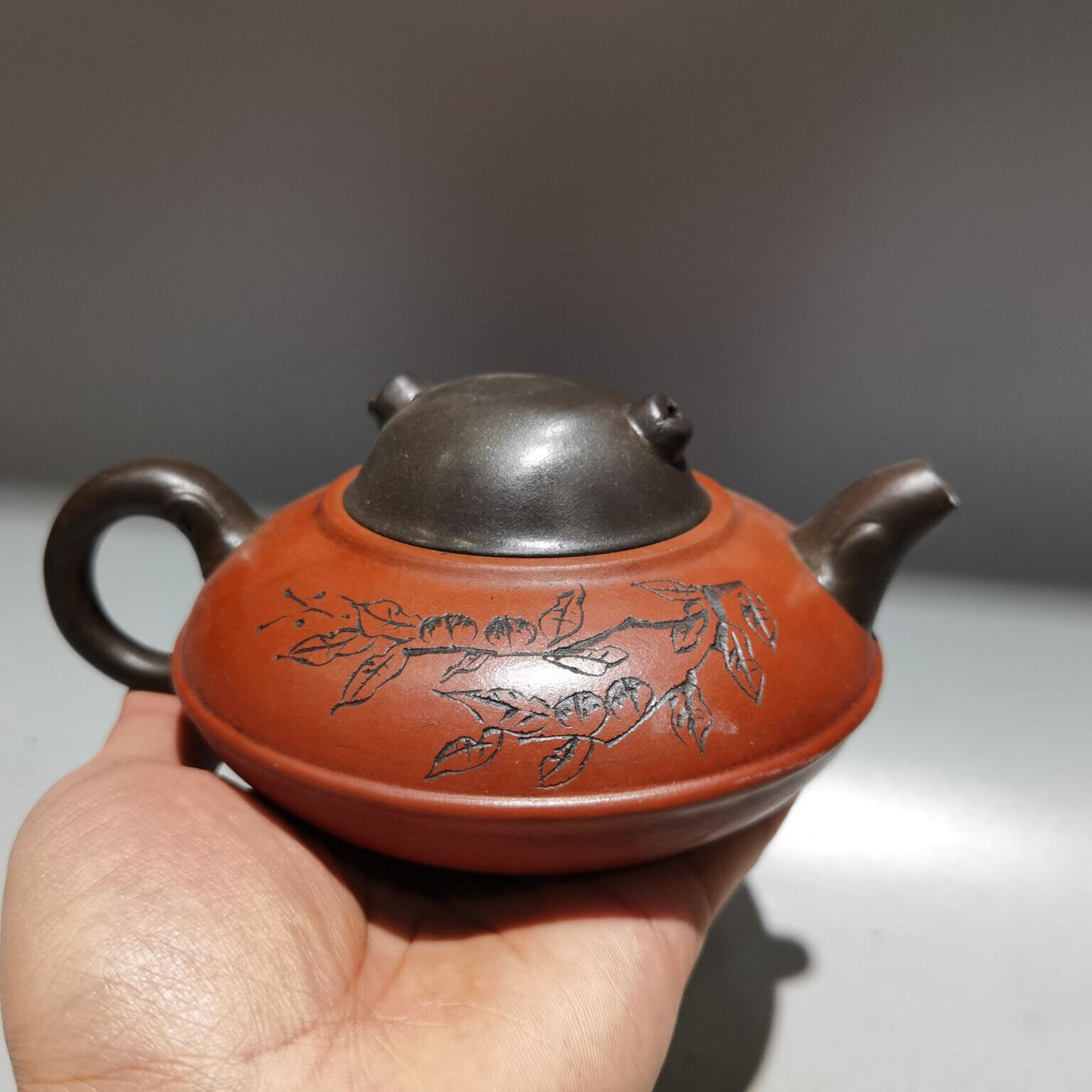 Chinese Yixing Zisha Clay Handmade Exquisite Teapot （厚德载福 低款：周桂珍)