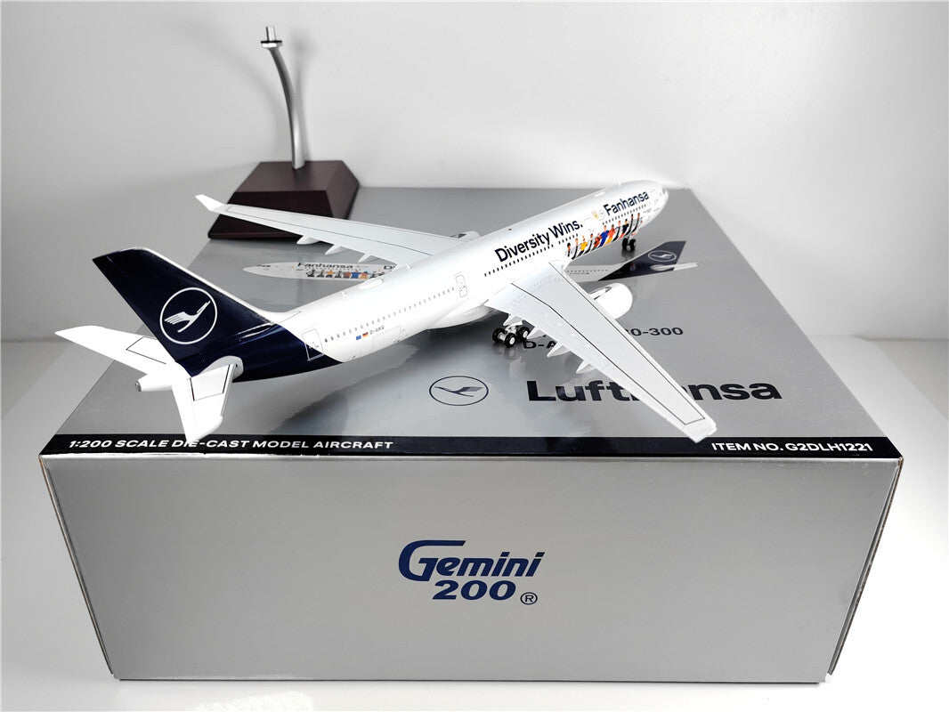 1:200 Geminijets Lufthansa AIRBUS 330-300 Passenger Plane Diecast Aircraft Model