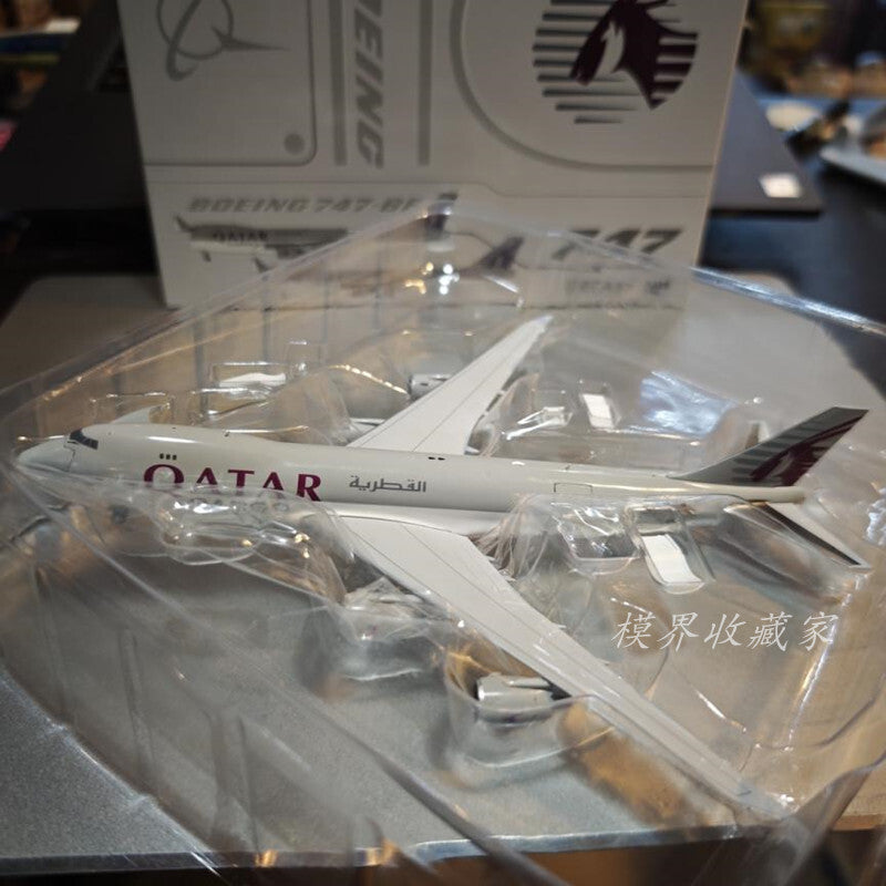 1:400 JC Wings Qatar Boeing 747-8F Airplane Diecast Aircraft Plane Model