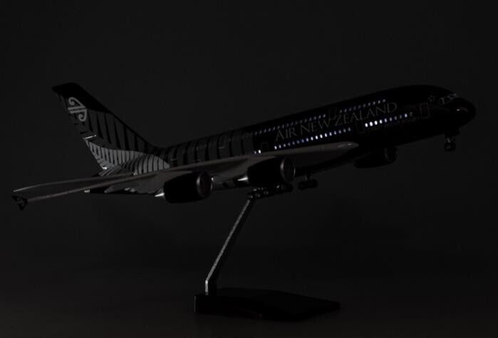 46CM AIR NEW ZEALAND AIRBUS A380 Airplane Led Sound-controlled Light Resin Model