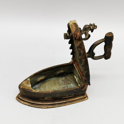 Old Chinese Brass Copper Handmade Old-fashioned Iron Statue