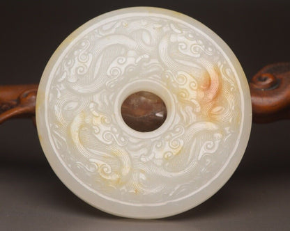 Top Chinese Beautiful Natural Hetian Jade Carving Exquisite Statue Pendant Rare