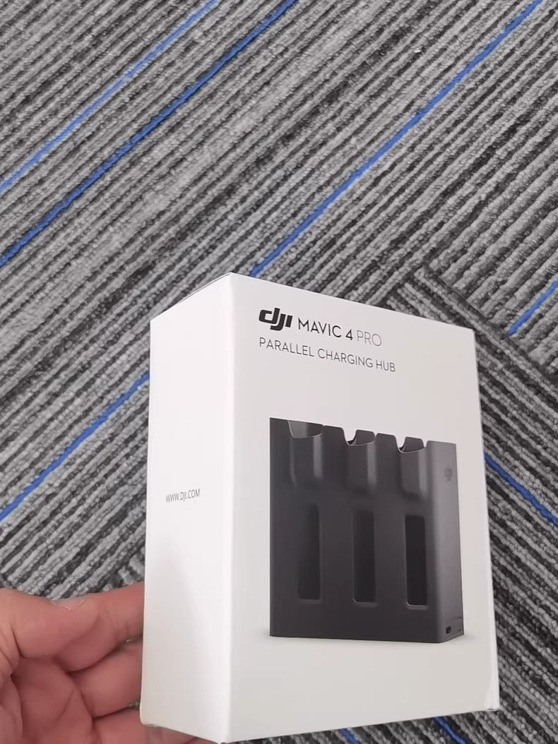 DJI Mavic 4 Pro Parallel Charging Hub new