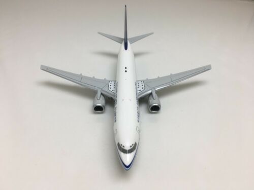 Hogan MANDARIN AIRLINES for Boeing 737-800 1/200 FINISHED plane model aircraft