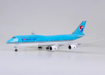 1:160 47CM KOREAN AIR BOEING 747-8 Airplane Landing Gear Resin Aircraft Model