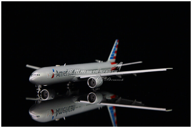 1:400 GeminiJets American Airlines B777-300ER Airplane Diecast Aircraft Model