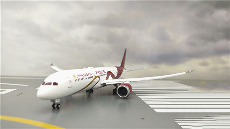 JC Wings JUNEYAO AIR for Boeing 787-9 B-207N Flaps down 1/400 plane Pre-builded
