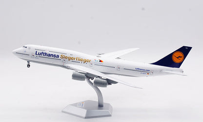1:200 SQ Wings Lufthansa Boeing 747-8 D-ABYK Passenger Airplane Diecast Model