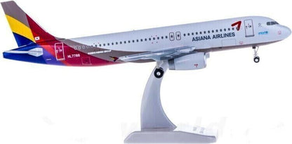 1:200 HOGAN ASIANA AIRLINES AIRBUS A320 Passenger Airplane ABS Plastic Model