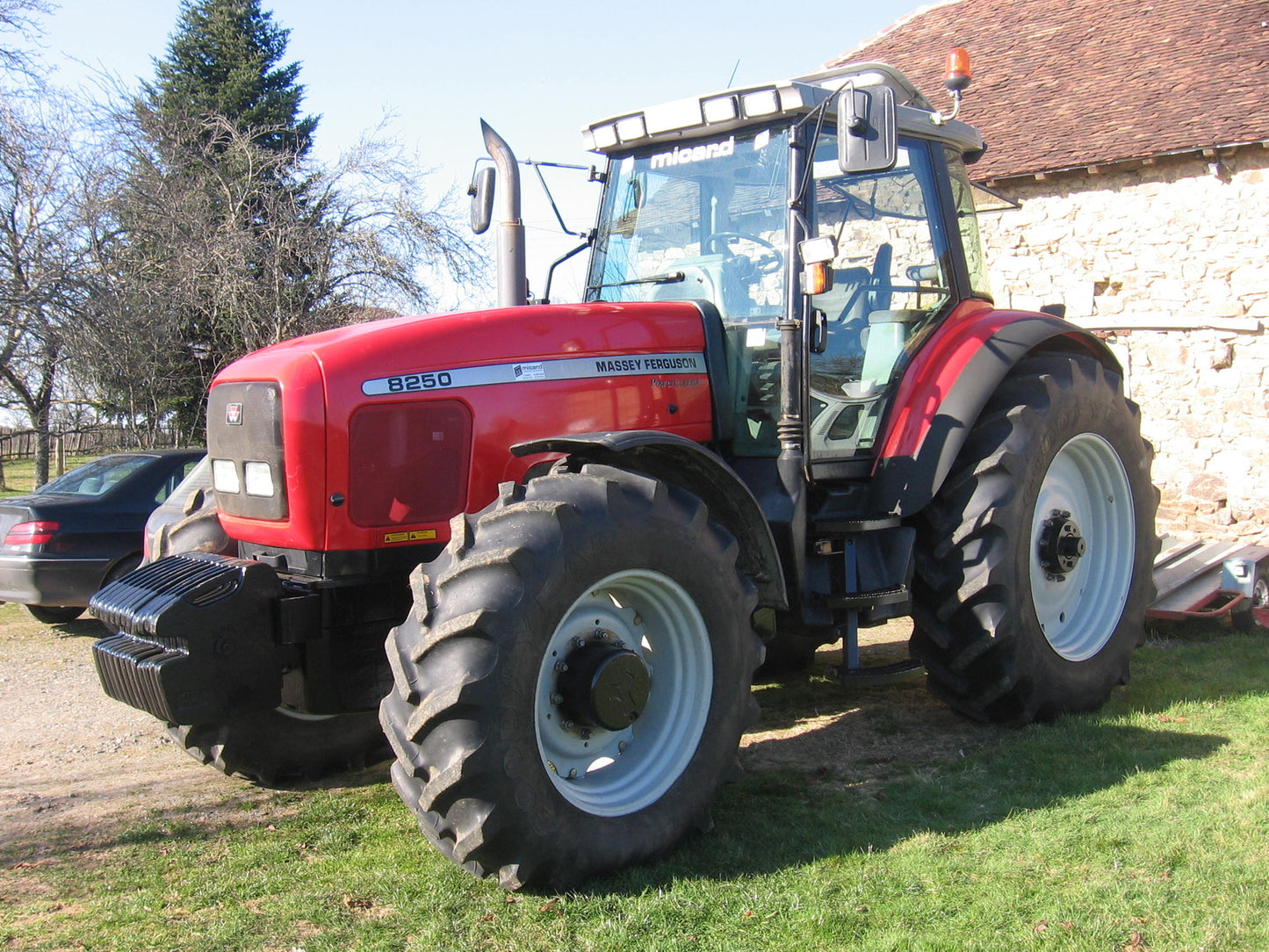 1:32 UH 6257 ferguson 8250 X-tra Tractor Construction Farm Machine Diecast Model