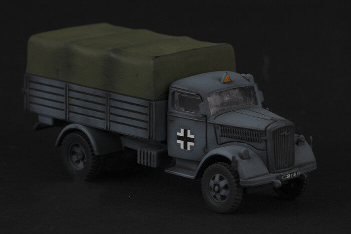 PINMO GERMAN Opel Transport truck Winter camouflage 1/72 Plastic Truck Model