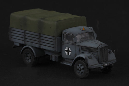 PINMO GERMAN Opel Transport truck Winter camouflage 1/72 Plastic Truck Model