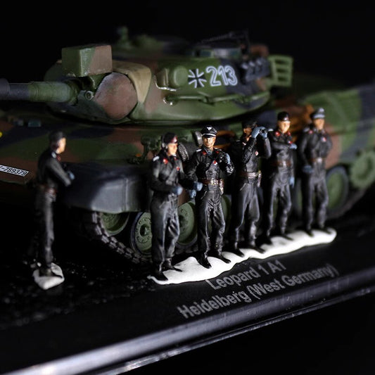 1/72 Armored Tank 6 Soldiers Finished Painted Resin Static Model /Without Tank