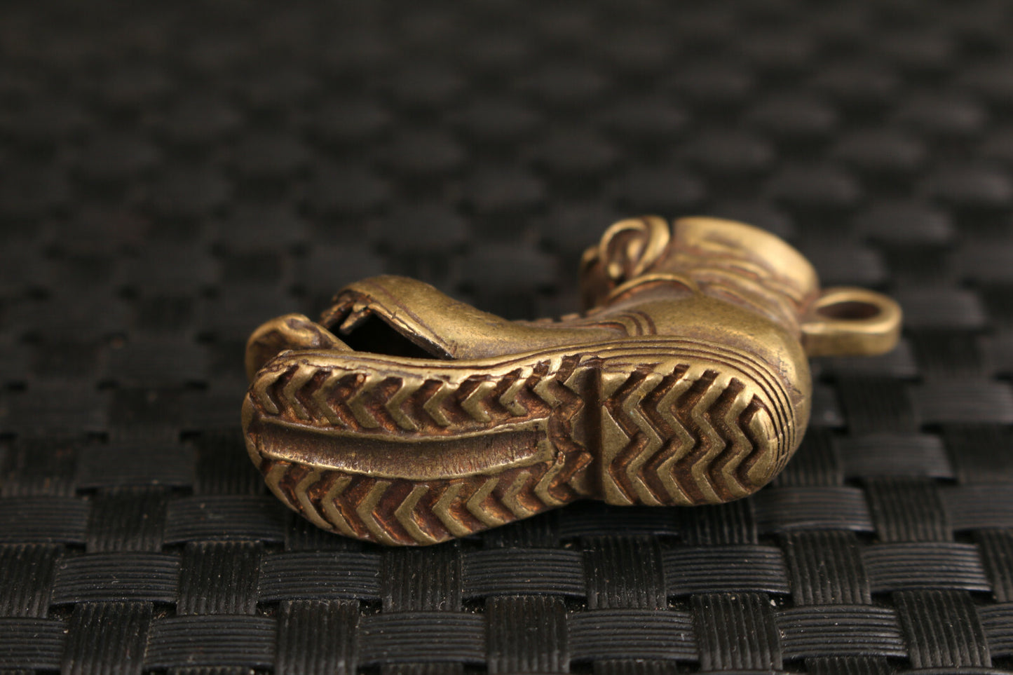 Rare Chinese Bronze Hand-cast Shoe Statue Figure Collectible Pendant