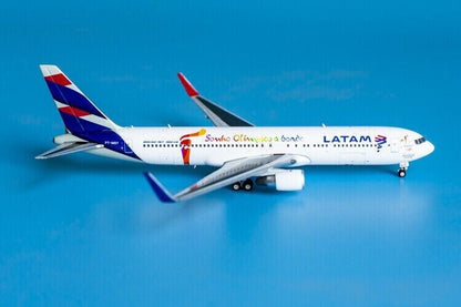1:400 JC Wings LATAM BOEING 767-300ER Passenger Airplane Diecast Aircraft Model