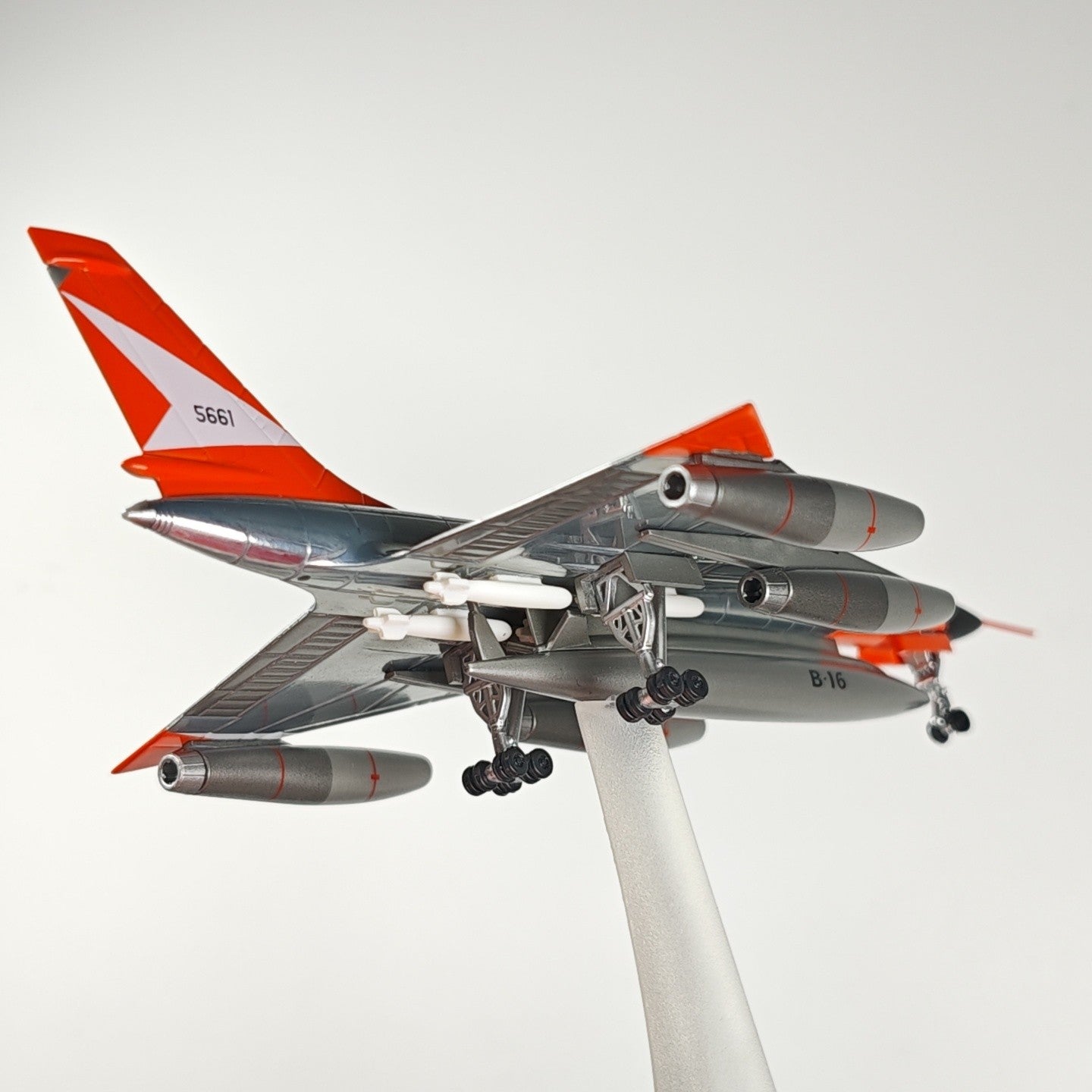 1:200 Herpa U.S. Air Force Convair XB-58 Hustler Aircraft Diecast Airplane Model