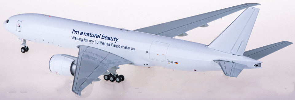 1:200 32CM JC Wings Lufthansa BOEING 777-200LRF Airplane Diecast Aircraft Model