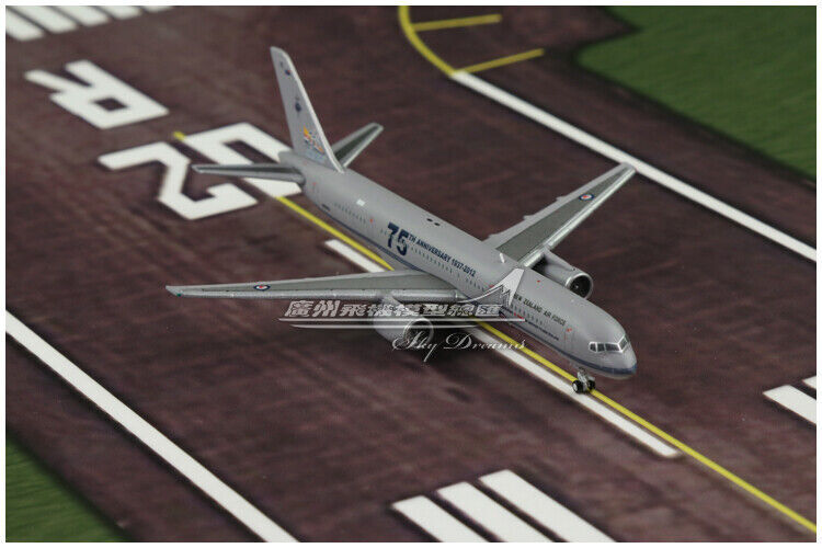 1:400 JC Wings ROYAL NEW ZEALAND AIR FORCE BOEING 757-200 Airplane Diecast Model
