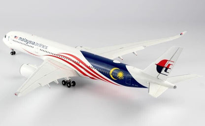 1:200 33CM JC WINGS Malaysia AIRLINES A350-900 Airplane Flap Down Diecast Model