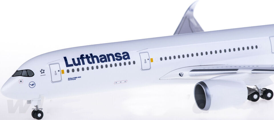 1:200 33CM Hogan Lufthansa AIRBUS A350-900 Passenger Airplane ABS Plastic Model