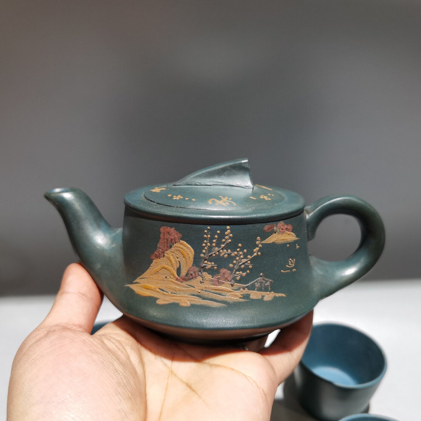 Chinese Yixing Zisha Clay Handmade Exquisite Teapot （一帆风顺套壶 底款：顾景舟)