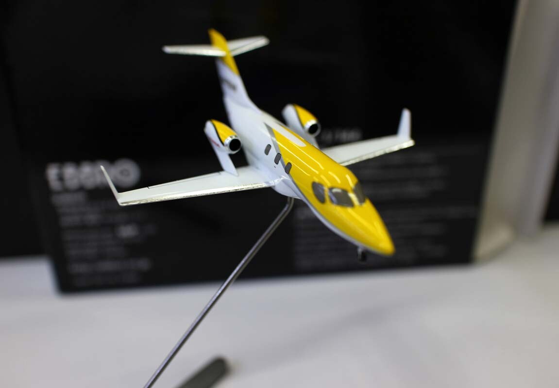 Ebbro for Hondajet Private business jet yellow 1/144 diecast model aircraft