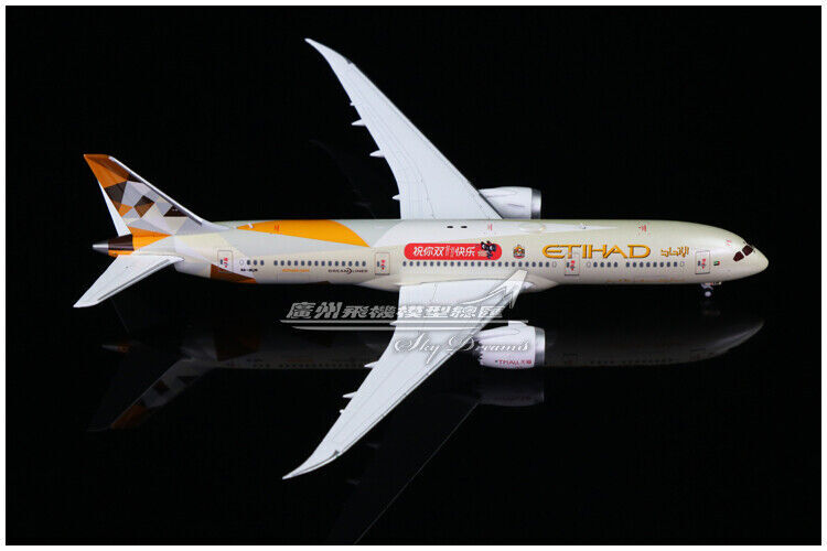 1:400 JC Wings ETIHAD AIRWAYS BOEING 787-9 Passenger Airplane Diecast Model