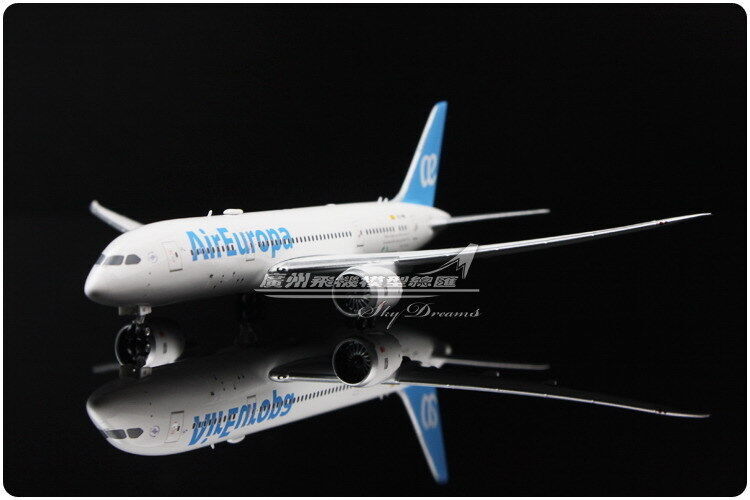 1:400 Phoenix Air Europa BOEING 787-8 Passenger Airplane Diecast Aircraft Model