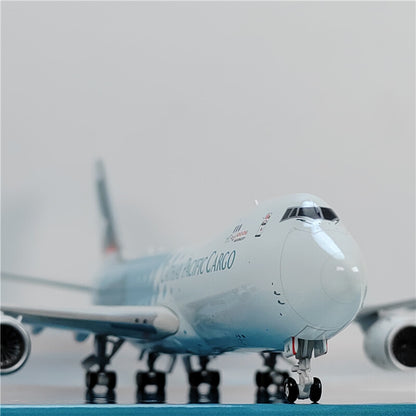 1:400 Y Wings CATHAY PACIFIC CARGO BOEING B747-8F Airplane Diecast Plane Model