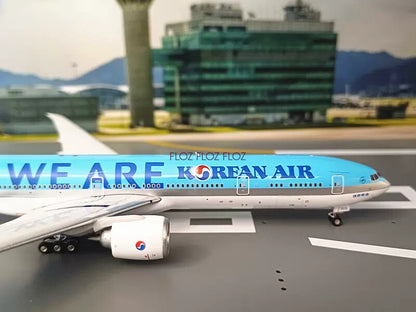 Phoenix Korean Air for Boeing B777-300ER HL7203 We are our pride 1:400 Model