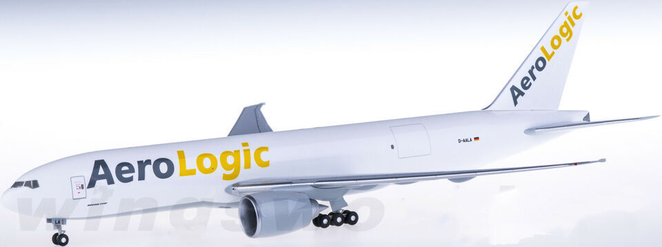 1:200 32CM Hogan AeroLogic BOEING 777-200F Airfreighter ABS Plastic Plane Model