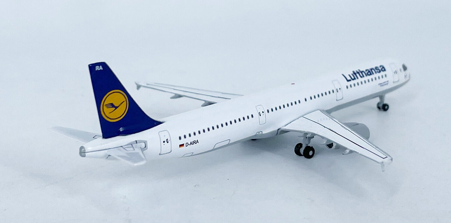 1:500 StarJets Lufthansa AIRBUS A321 Passenger Airplane Diecast Aircraft Model