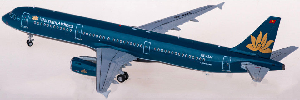1:200 JC Wings Vietnam Airlines AIRBUS A321 Passenger Airplane Diecast Model