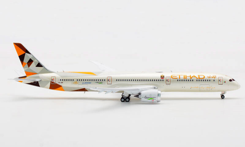 JC Wings Etihad Airways For Boeing 787-10 A6-BMI Flaps Down 1/400 Aircraft Model