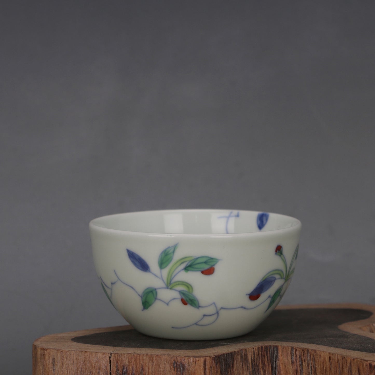 3.1" Chinese Ming Doucai Contrasting Colors Porcelain Green Glaze Flower Cup