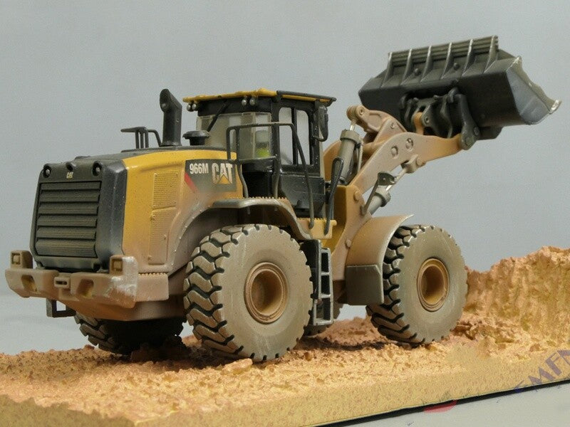 1:50 DM 966M Medium Wheel Loader- Weathered Construction Machine Diecast Model