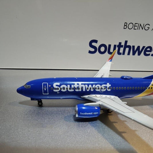 1:400 Geminijets Southwest Airlines B737-700W Passenger Airplane Diecast Model