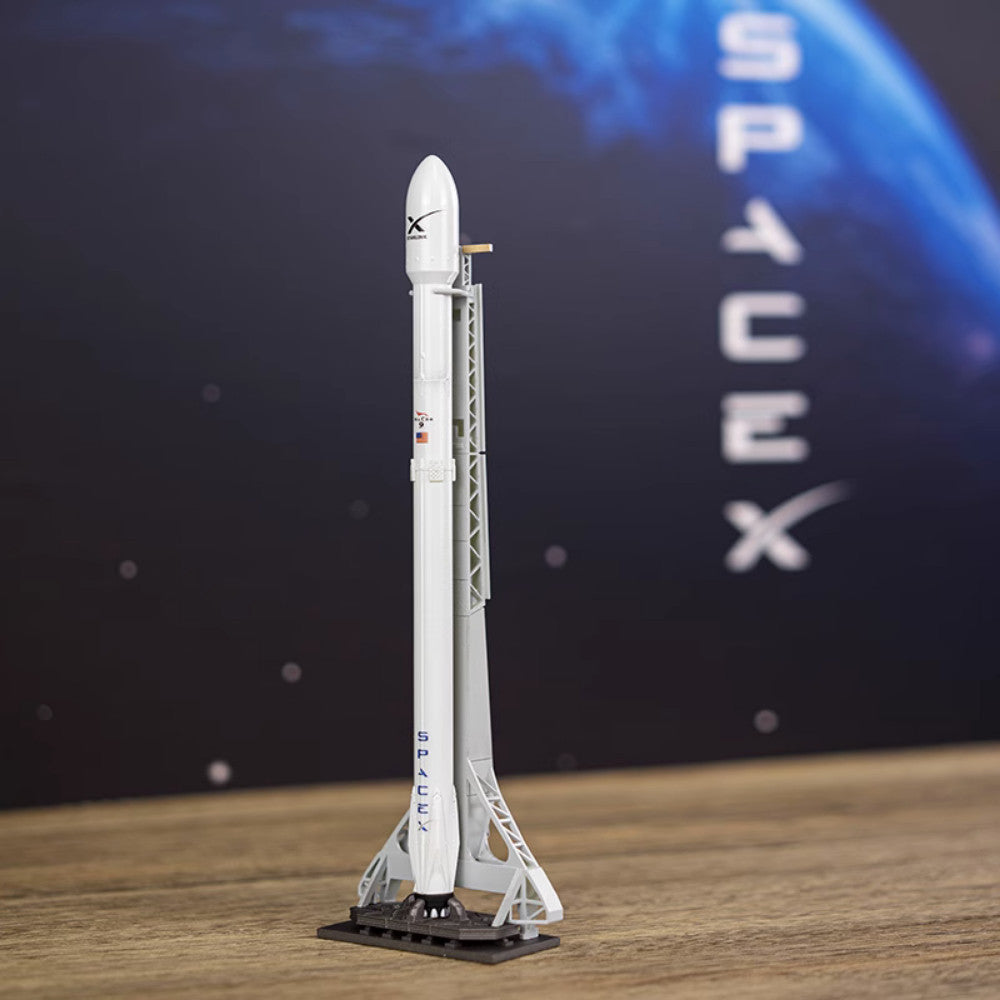 1:300 Scale SpaceX Falcon9 Falcon Heavy with KSC-39A Painted Rocket Model