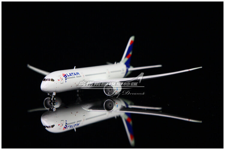 1:400 GeminiJets LATAM BOEING B787-9 Airplane Diecast Plane Aircraft Model