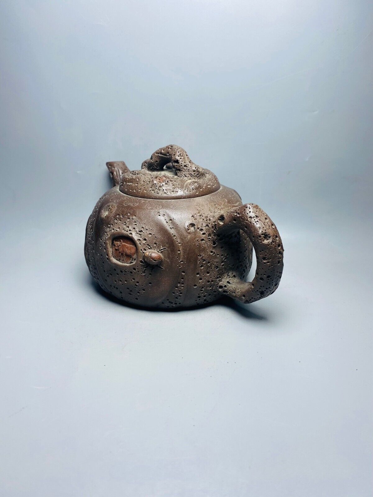 Chinese Yixing Zisha Clay Handmade Exquisite Teapot （供春生肖 底款：供春）