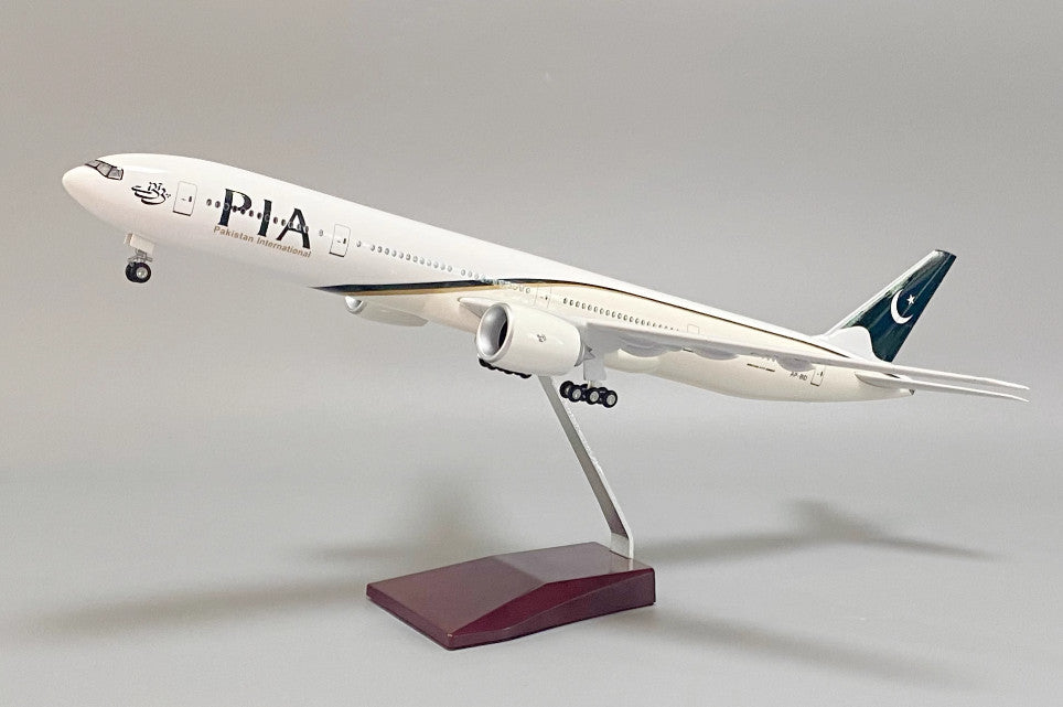 1:157 47CM PIA Pakistan BOEING 777-300ER Plane Landing Gear Resin Aircraft Model