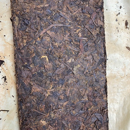 1968 Yunnan Pu'er Raw Tea Brick Yiwu Tea Brick Old Pu-erh Aged Puerh Tea 1000g