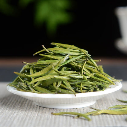 2025 Zhu Ye Qing Bamboo Leaf Cyan Bud Tongue of Sparrow Green Que She Tea