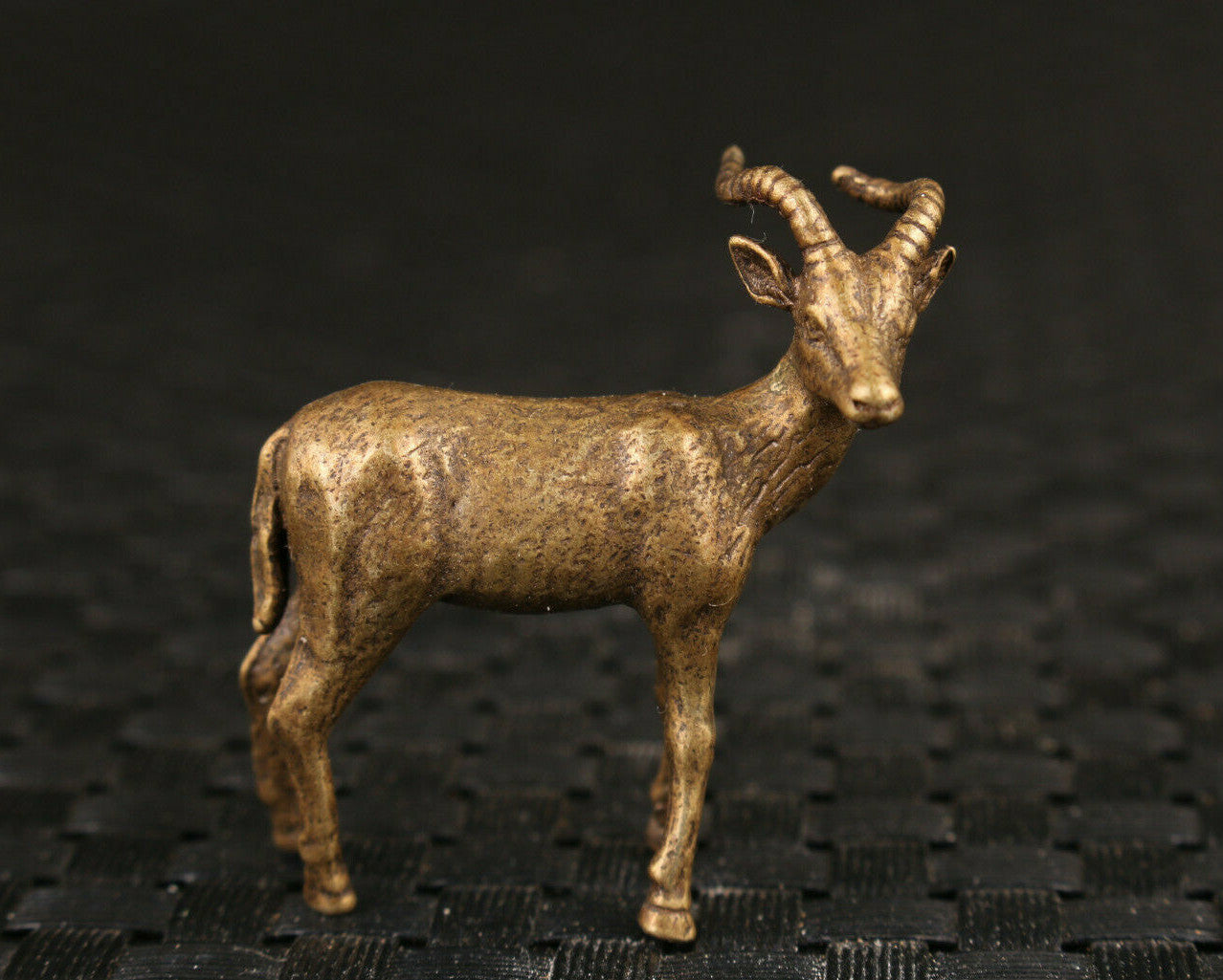 4.3cm Chinese Collectable Copper Deer Statue Figure Tea Pet Table Home Decor