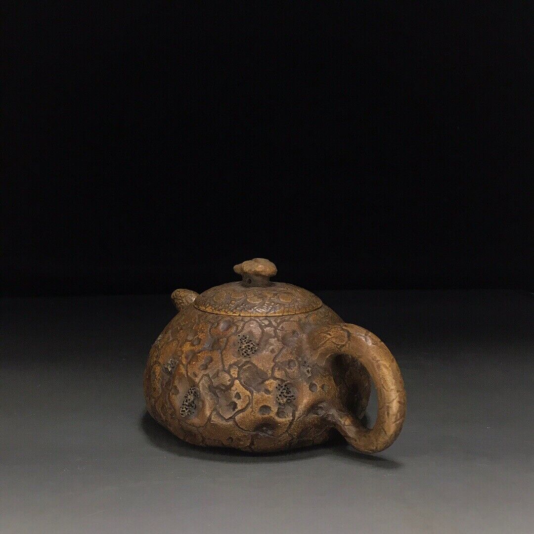 Chinese Yixing Zisha Clay Handmade Exquisite Teapot （供春 底款：蒋蓉）