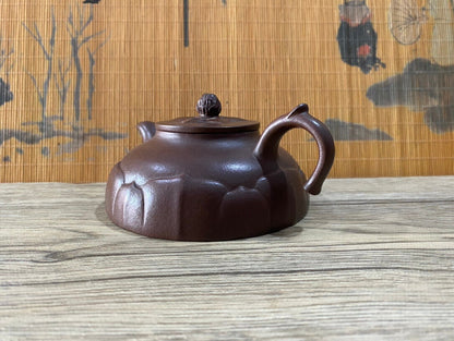 Chinese Yixing Zisha Clay Handmade Exquisite Teapot（壶 底款：如图）