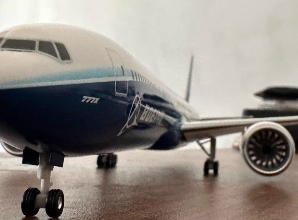 1:200 39CM Hogan BOEING 777-9X Passenger Airplane ABS Plastic Aircraft Model