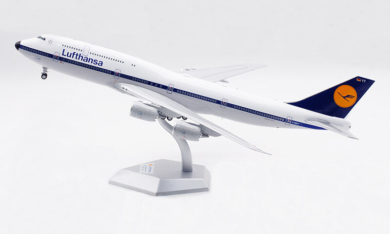 1:200 SQ Wings Lufthansa Boeing 747-8 D-ABYT Passenger Airplane Diecast Model