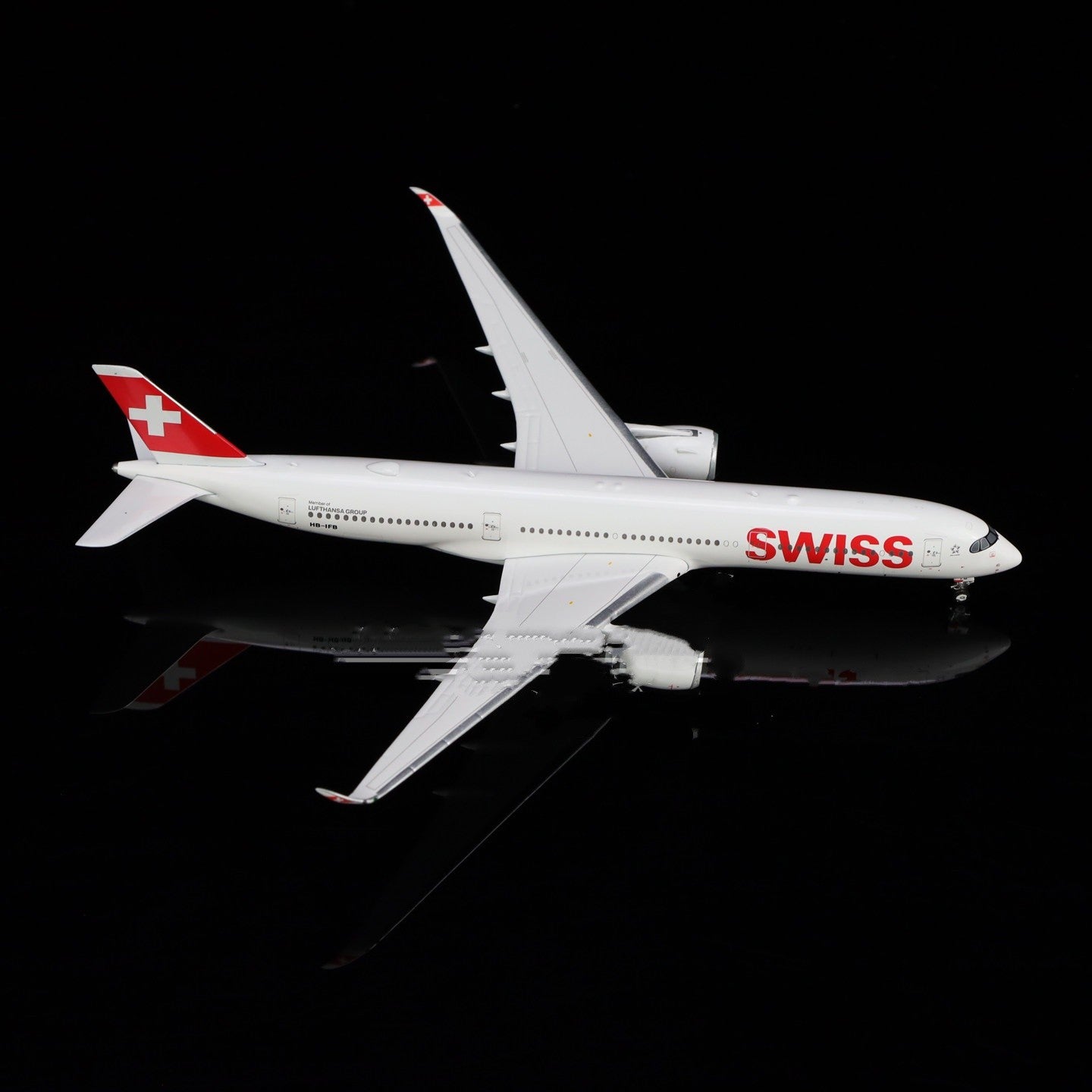 1:400 Phoenix Swiss Airbus A350-900 HB-IFB Airplane Diecast Aircraft Model