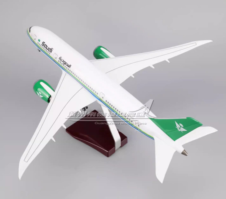 1:130 43CM Saudi BOEING 787 Passenger Airplane Landing Gear Resin Aircraft Model